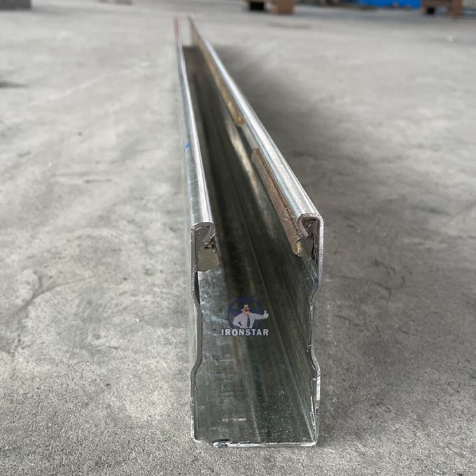 機械1を形作るロール