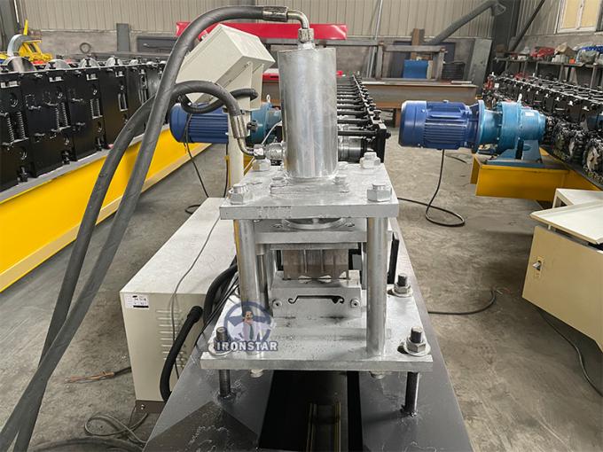 機械6を形作るロール