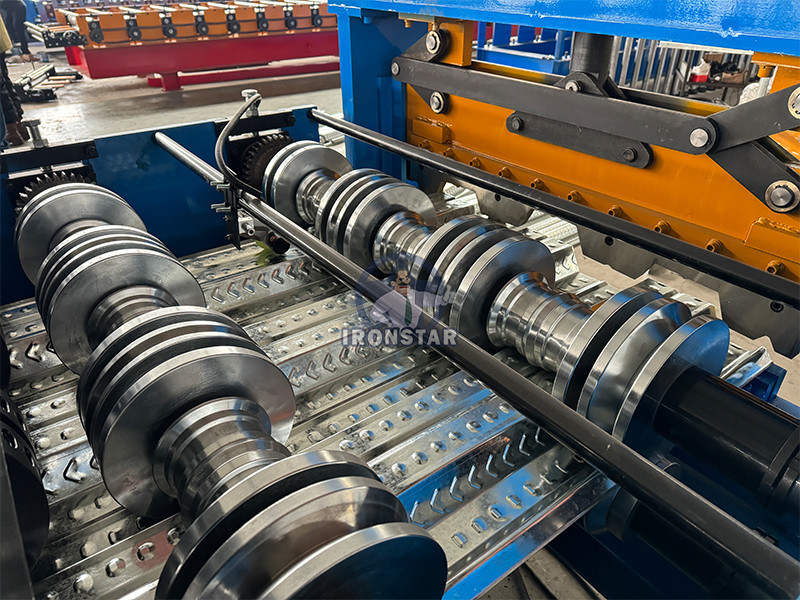 “1000mm Metal Decking Floor Roll Forming Machine Popular In Ecuador Floor Deck Roll Forming Machine Galvanized Steel Metal Deck Profile Making Machinery”